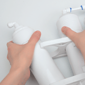 При замене картриджей исключен пролив остаточной воды