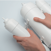 При замене картриджей исключен пролив остаточной воды